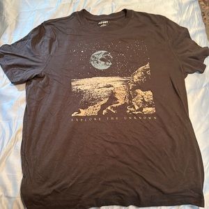 Graphic T-shirt ‘explore the unknown’ size Medium bought from Old Navy